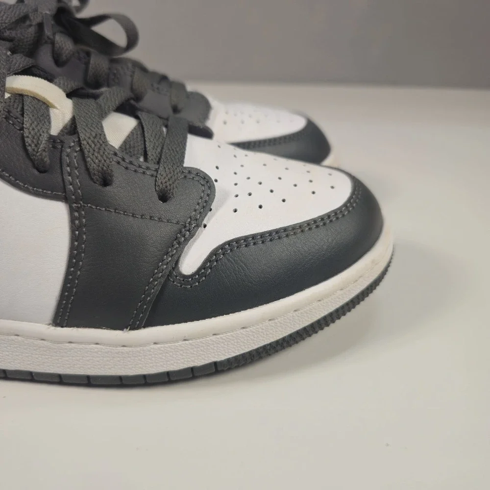 Nike Air Jordan 1 Low GS 7Y Men's 7 Women's 8.5 White Grey Black 553560-152